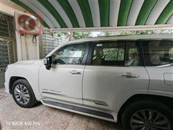 تۆیۆتا لاند کروزەر